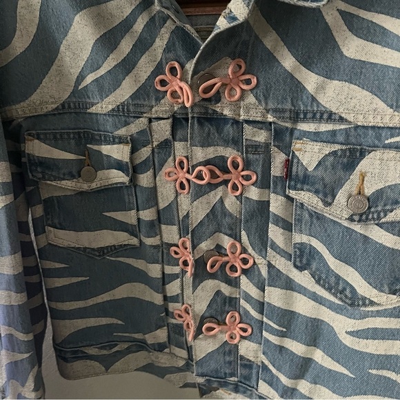 SOLD CLOT x LEVI'S sz M Year of Tiger Print Denim Jacket Blue Jeans Frog Closure - Picture 2 of 13